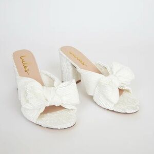 Lulu's White Heeled Bow Heels
